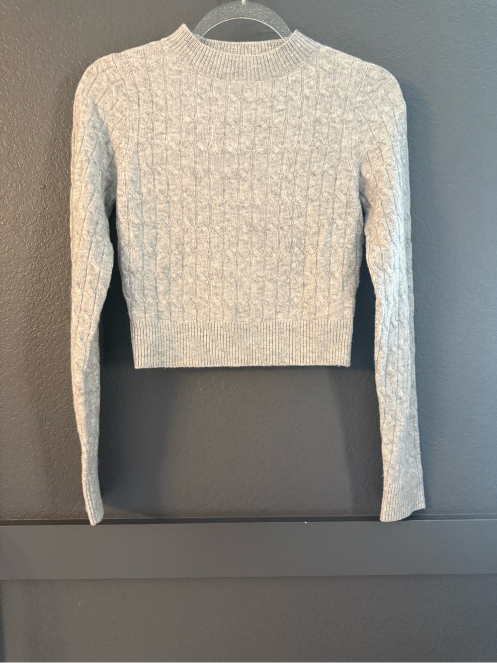 AMANDA UPRICHARD • Light Gray Cable Knit Crewneck cropped Sweater - XS